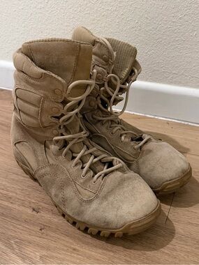 Vibram Men’s Tactical Research Tan Leather Upper Boot size 10.5R